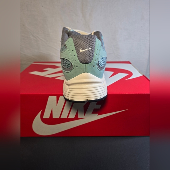 Nike V5 RNR Suede Womens Sneakers Sz 9 - Picture 10 of 14